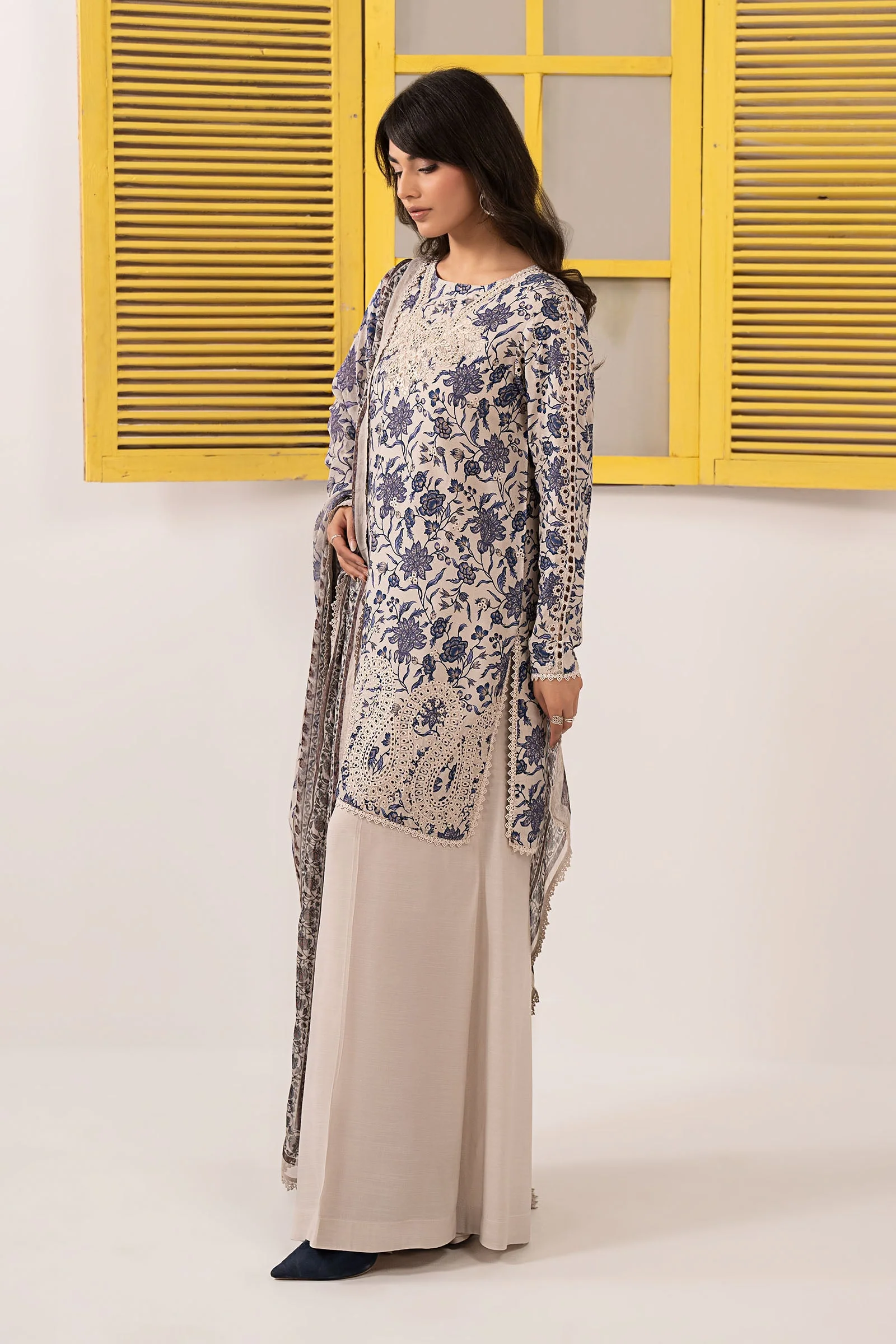 3 Piece Embroidered Raw Silk Suit - Image 7