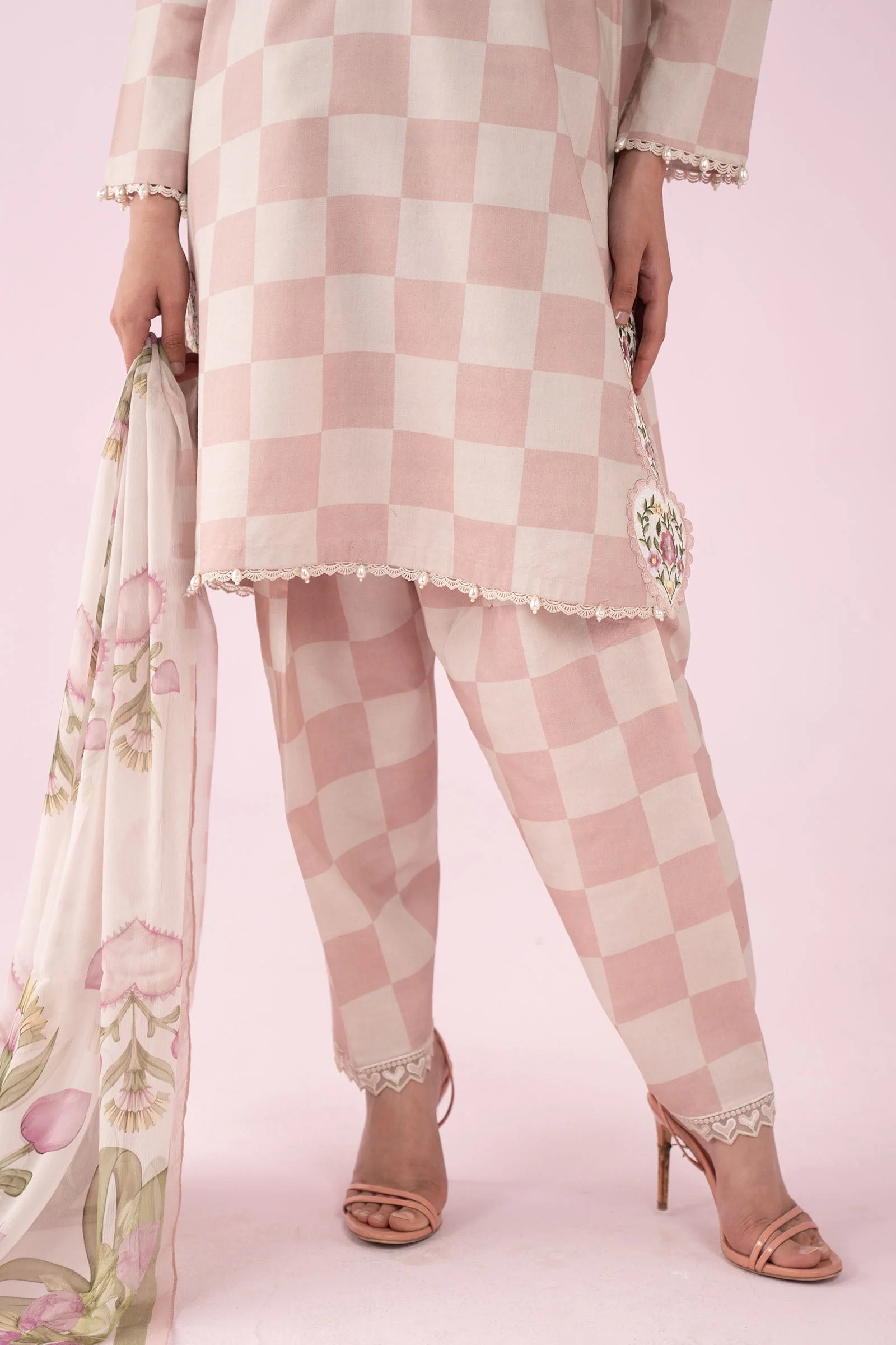 3 Piece Embroidered Lawn Suit - Image 5