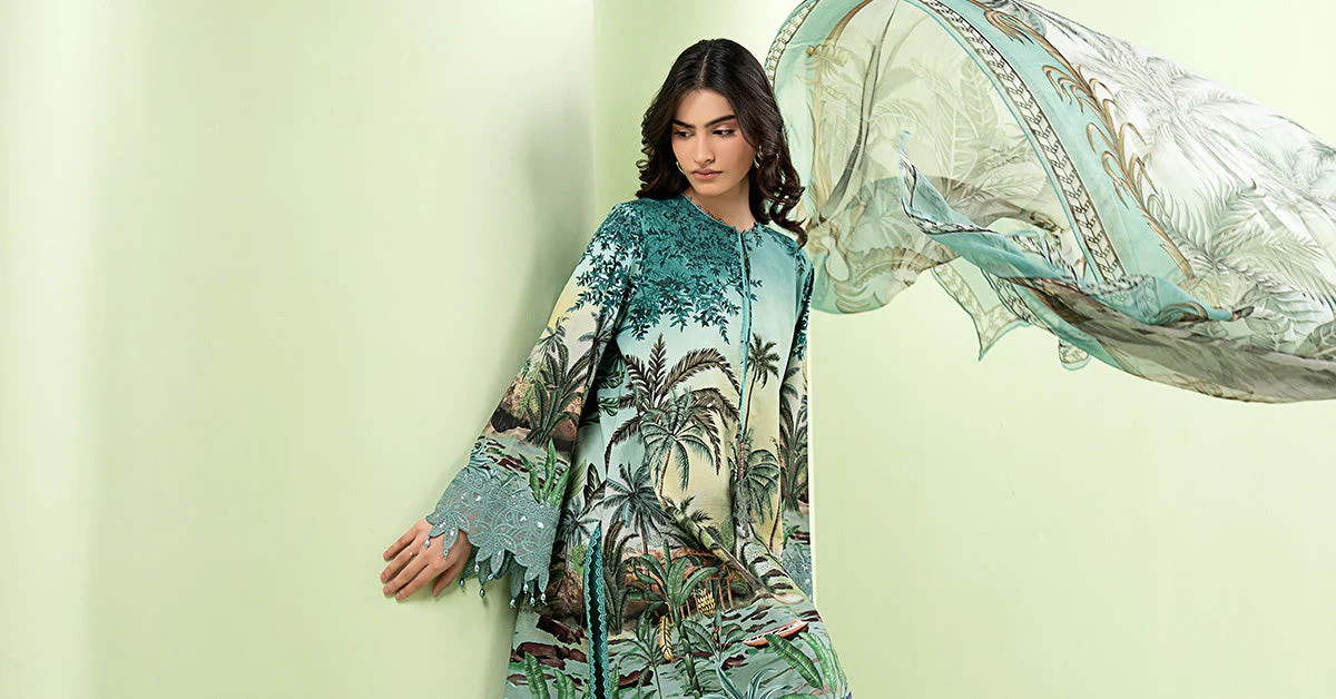 3 Piece Embroidered Lawn Suit - Image 10